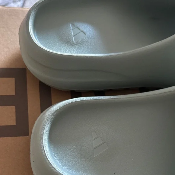 Yeezy Sage Green Mules - Picture 4 of 8